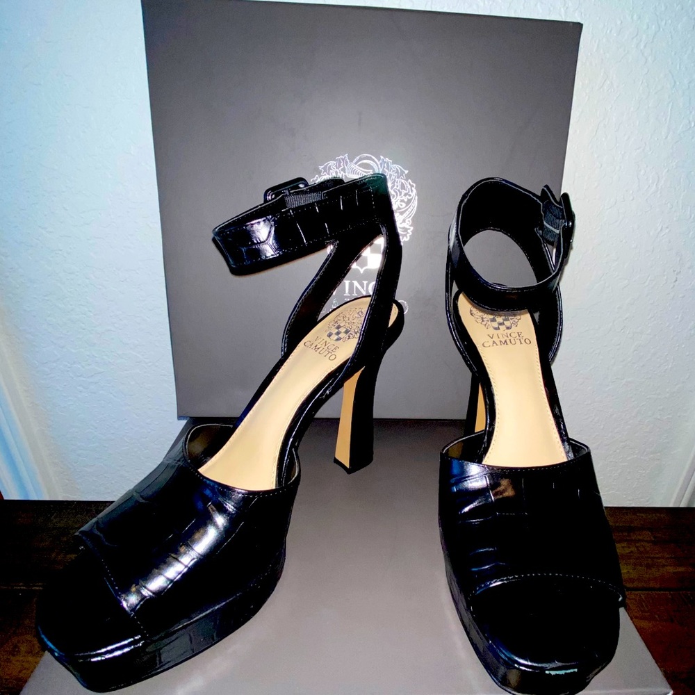 NEW Vince Camuto size 9